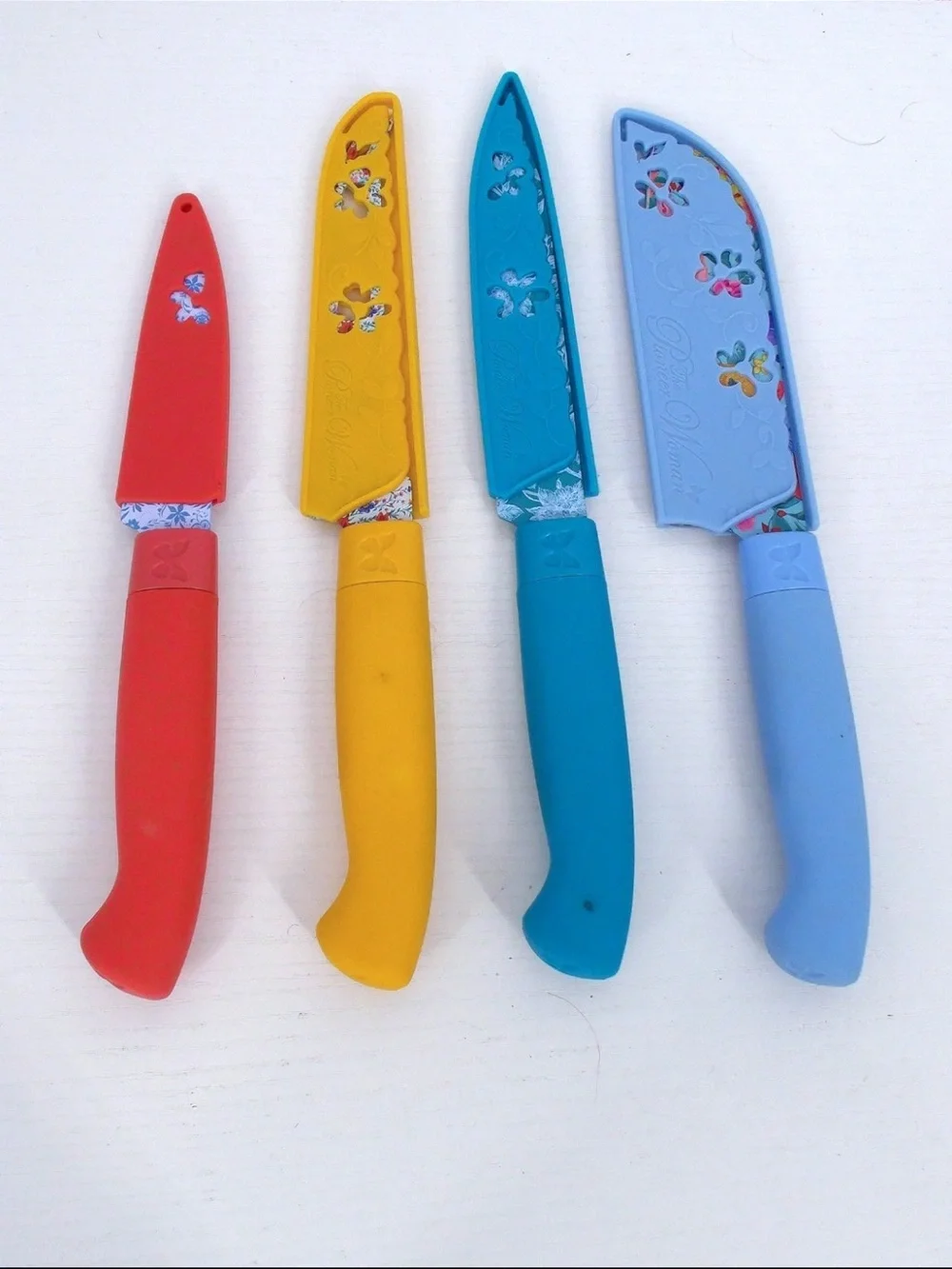 4 Piece Pioneer Woman Floral Knife Cutlery Set Colorful w/ Covers